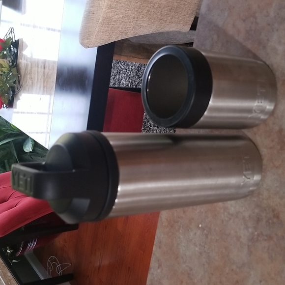 YETI - Picture 3 of 6